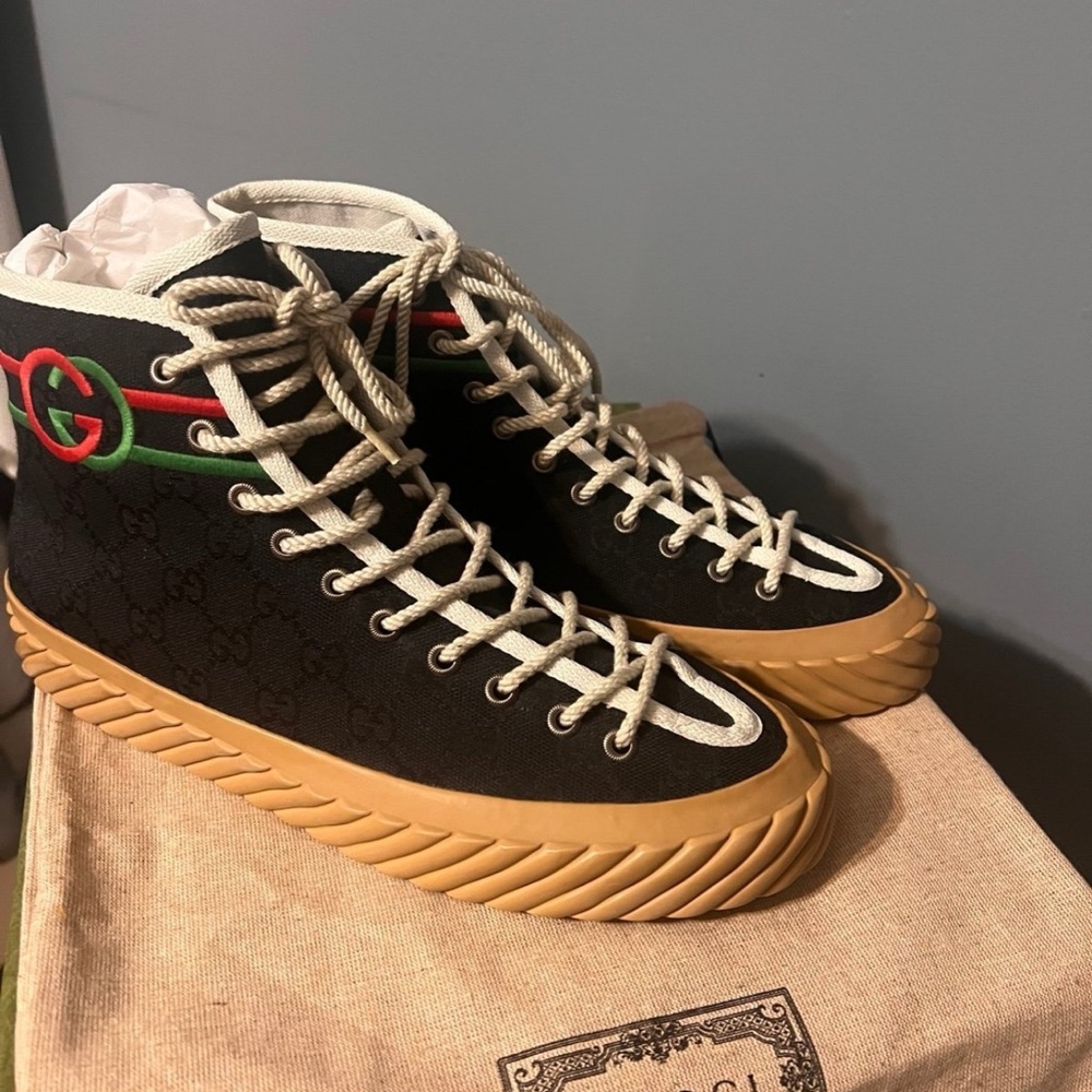Gucci Black and Tan Sneakers with Embroidered Logo